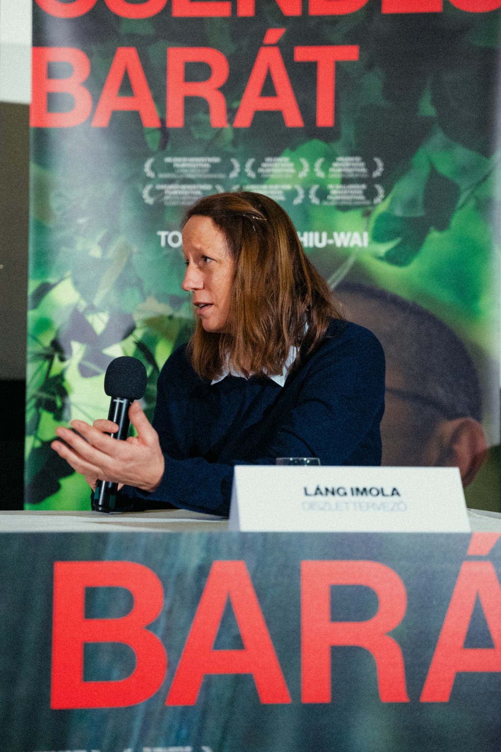 Azon az egy fokon múlik, ki éli túl – Láng Imolával a Csendes barát látványtervezőjével beszélgettünk