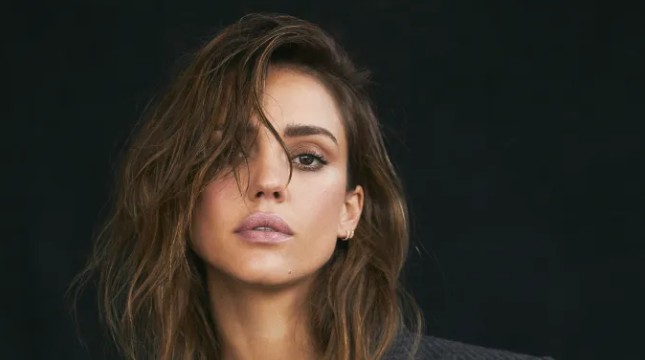Titkos szerep: Jessica Alba csatlakozott a Hirtelen 30 Netflix-remake sztárgárdájához